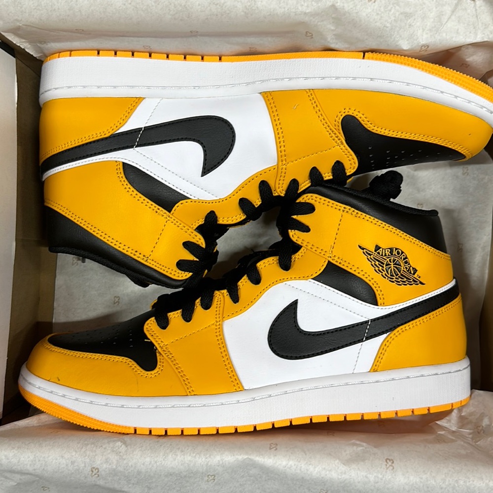 Air Jordan 1 Mid Taxi/black-white